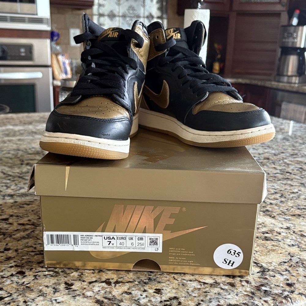 Youth Air Jordan 1 Retro OG